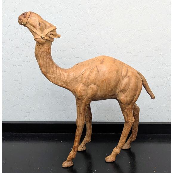 Large Leather Hand Wrapped Camel Figurine w Glass Eyes Quality Vintage - Picture 2 of 5